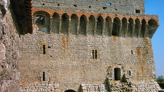 Retiring in Portugal? The Good, the Bad, and the Fun taken Pias (Retire in Portugal)