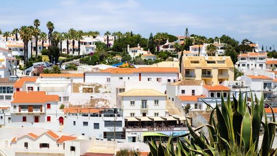 Tipping in Portugal: What North Americans Need to Know taken Coimbra (Featured)