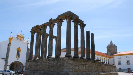 Searching for Roman Portugal taken Evora (History )